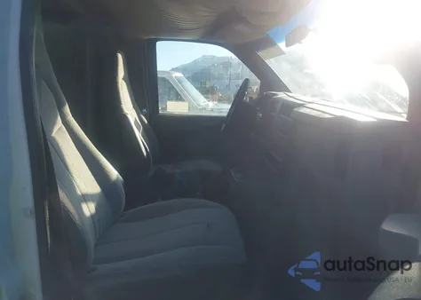 2007 Chevrolet Express Work Van from USA, damaged, VIN 1GCHG39U971198684